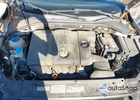 2013 Volkswagen Passat 2.5L Se z USA, uszkodzony, nr VIN 1VWBH7A37DC138705